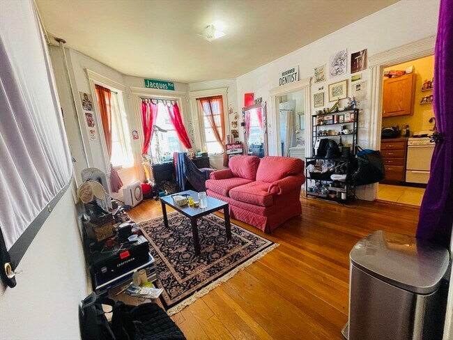 property at 11 Tetlow St