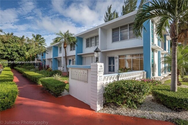 9455 Bay Harbor Terrace in Bay Harbor Islands, FL - Building Photo - Building Photo