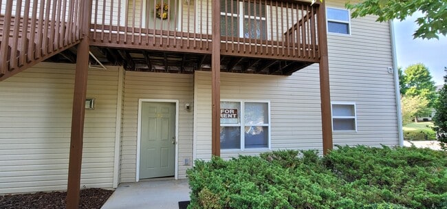 101 Olde Covington Way in Arden, NC - Foto de edificio - Building Photo
