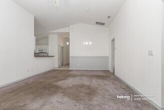 923 Sandy Ridge Dr in Davenport, FL - Foto de edificio - Building Photo