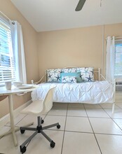 1736 Dewey St, Unit A in Hollywood, FL - Building Photo - Building Photo