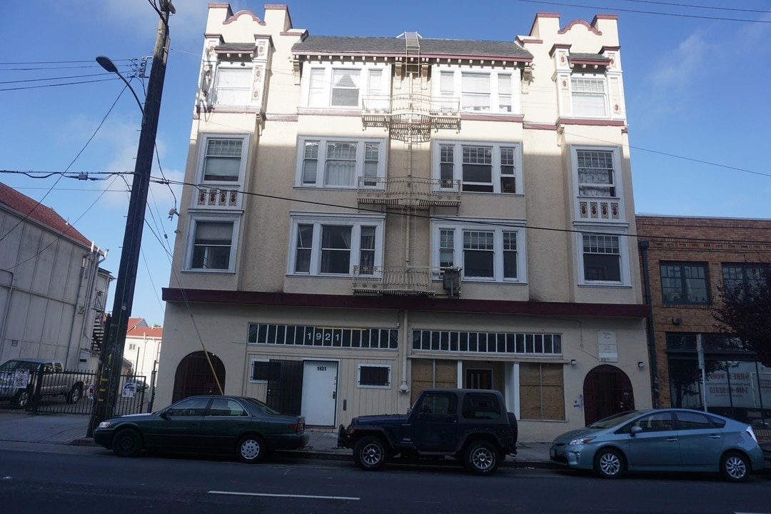 1919 Martin Luther King Jr Way in Oakland, CA - Building Photo