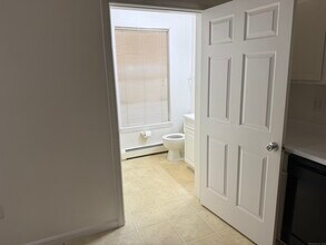 11 Taftville-Occum Rd in Norwich, CT - Building Photo - Building Photo