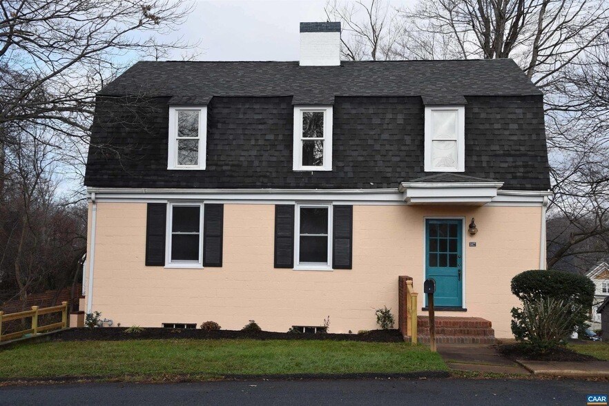 107 Harris Rd in Charlottesville, VA - Foto de edificio