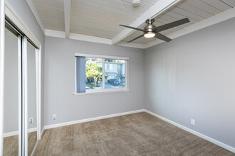 969 E St in Belmont, CA - Foto de edificio - Interior Photo