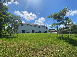 5613-5615 Polk St in Hollywood, FL - Building Photo - Building Photo