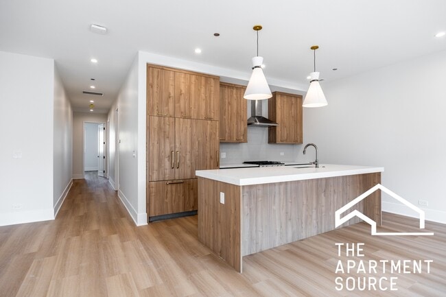 property at 1620 W Grand Ave