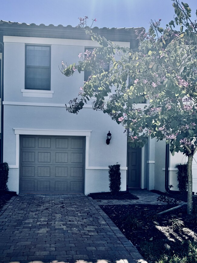 1516 Fells Cove Ln in Cape Coral, FL - Building Photo - Building Photo