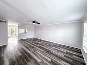 903 S Ripple Creek Dr in Houston, TX - Foto de edificio - Building Photo