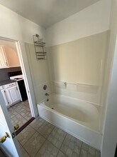 3853 N Main St, Unit 2 in Fall River, MA - Building Photo - Building Photo