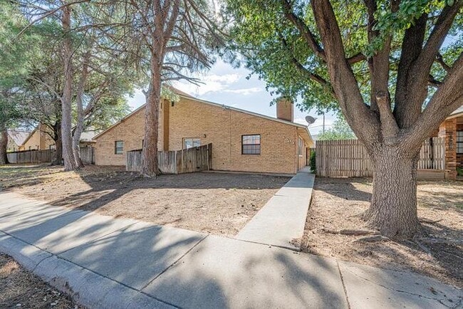 4503 Fairgate Dr in Midland, TX - Foto de edificio - Building Photo