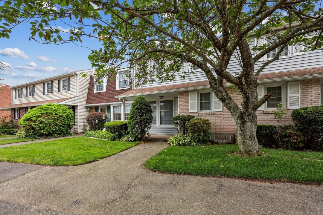 36 Jackson Dr in Milford, CT - Building Photo