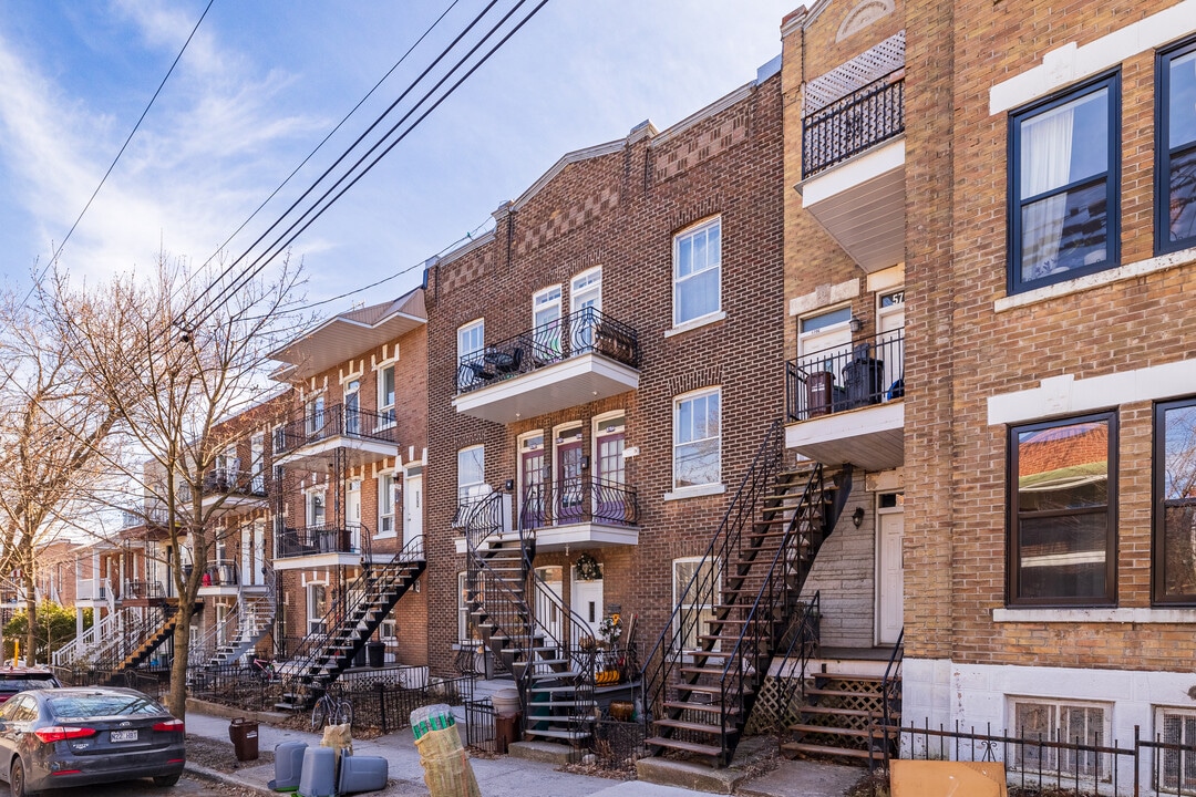 5700-5704 5E Av in Montréal, QC - Building Photo
