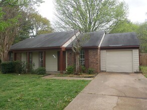 6270 Shady Glen Cove in Horn Lake, MS - Building Photo - Building Photo