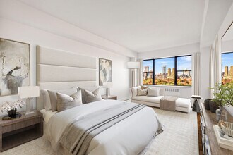 923 5th Ave in New York, NY - Building Photo - Building Photo