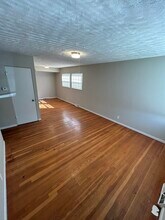225 Ben Nevis Rd in St. Louis, MO - Building Photo - Building Photo