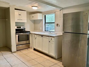 5213 McManus Dr in Jacksonville, FL - Building Photo - Building Photo