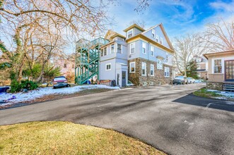 1013 Melrose Ave, Unit 3rd Floor in Melrose Park, PA - Foto de edificio - Building Photo