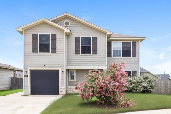 11207 Star Vis in San Antonio, TX - Building Photo