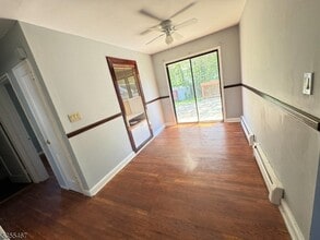 105 Independence Dr in Roselle, NJ - Building Photo - Building Photo