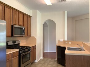 4811 Chase Stone Dr in Bacliff, TX - Building Photo - Building Photo