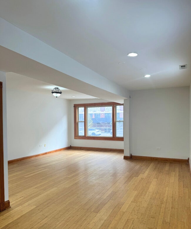 1814 W Pershing Rd in Chicago, IL - Foto de edificio - Building Photo