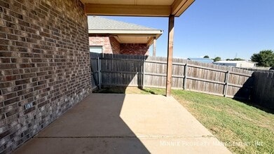 2017 102nd St in Lubbock, TX - Foto de edificio - Building Photo