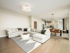 250 W Spring St in Columbus, OH - Building Photo - Building Photo