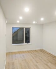 2719-27128 28 Ave SW in Calgary, AB - Building Photo - Building Photo