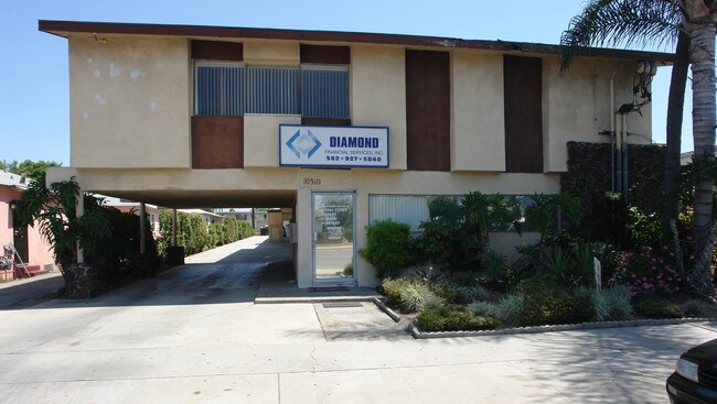 10310 Paramount Blvd in Downey, CA - Building Photo - Building Photo