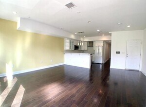 1213 Noble St in Philadelphia, PA - Building Photo - Building Photo