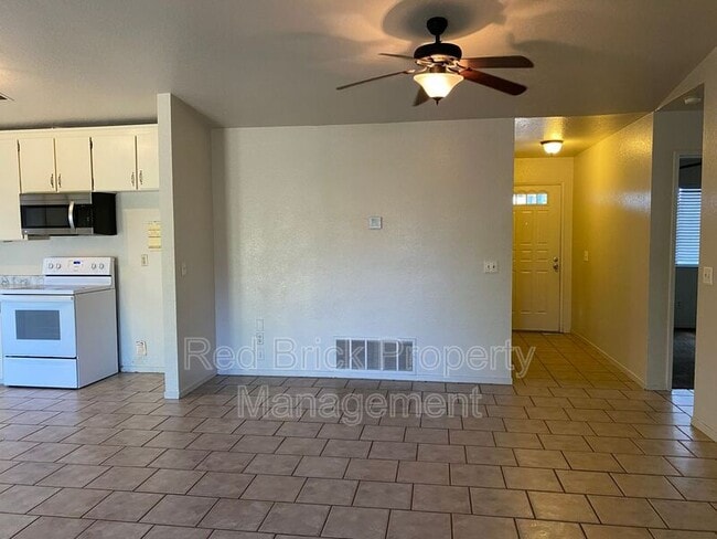 303 Pamela Ct in Merced, CA - Building Photo - Building Photo