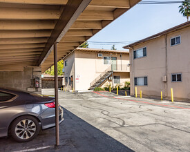 Ridgewood Apartments in Monrovia, CA - Building Photo - Building Photo