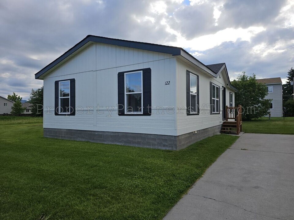 122 Sunlight Ave in Bozeman, MT - Foto de edificio