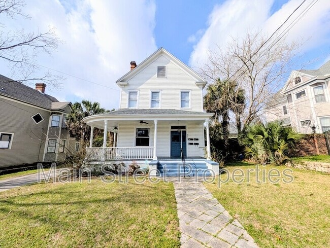 property at 911 N Spring St