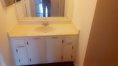 6301 N University Dr in Tamarac, FL - Building Photo - Building Photo