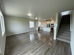 9016 W Winona Rd in Cheney, WA - Foto de edificio - Building Photo