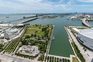 888 Biscayne Blvd in Miami, FL - Building Photo