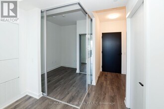 117-3117 Broadway Ave in Toronto, ON - Building Photo - Building Photo