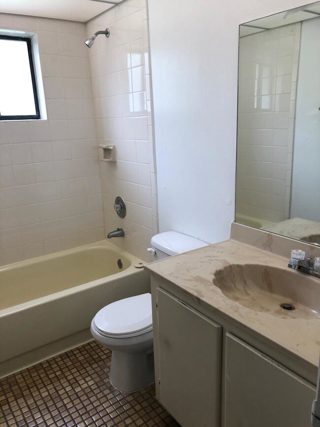 675 Ives Dairy Rd Apartments and Nearby Miami Apartments For Rent