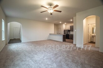 3882 Trail de Paris in New Braunfels, TX - Building Photo - Building Photo