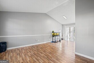 5626 Pine Gate Dr in Atlanta, GA - Building Photo - Building Photo