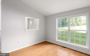 206 Cedar Ridge Dr in Ruther Glen, VA - Building Photo - Building Photo