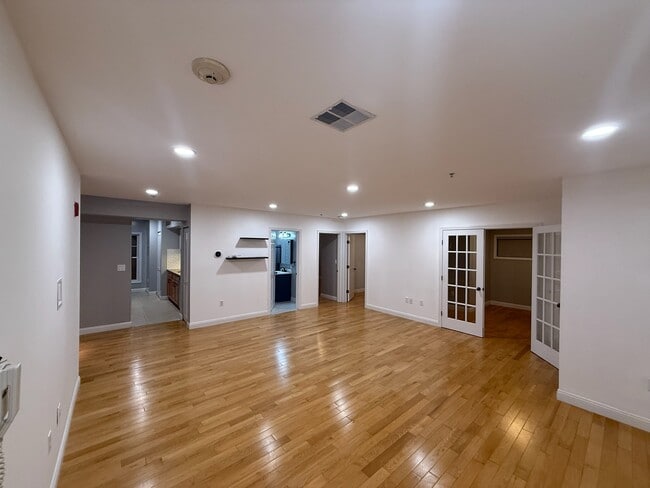 99 Chestnut St, Unit 4 in Chelsea, MA - Foto de edificio - Building Photo