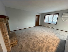 2 S Wickham Ct in Madison, WI - Foto de edificio - Building Photo