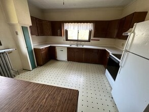 402 Portage St in Houghton, MI - Building Photo - Building Photo
