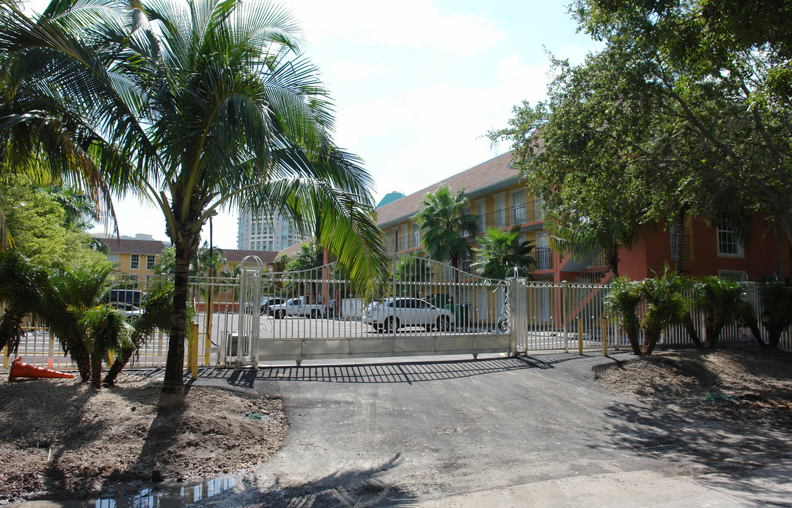 Casa Miami in Coconut Grove, FL - Foto de edificio