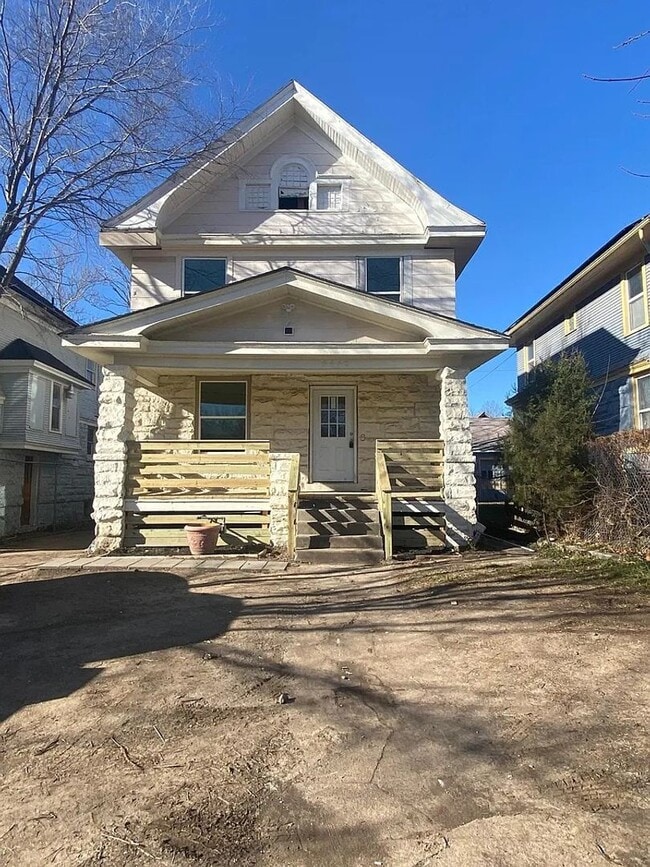 property at 4440 Troost Ave