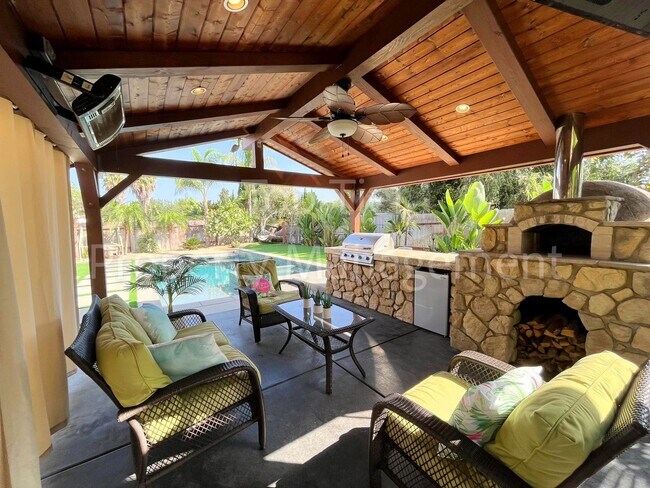 1571 Avenida De Los Lirios in Encinitas, CA - Building Photo - Building Photo