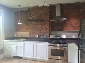 5524 Stanton Ave in Pittsburgh, PA - Foto de edificio - Building Photo